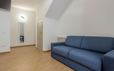 Accommodation:&nbsp;Sole 215.1
