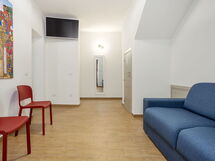 Accommodation:&nbsp;Sole 215.1