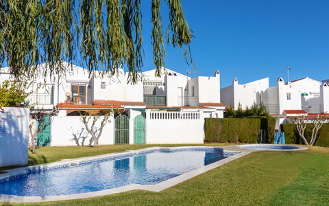 Villa Casalot: Residential Area, Swimming Pool, Lawn, Shade, Landscaping, Garden, Estate, Hacienda, Yard, Backyard