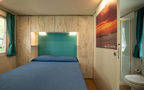 Accommodation:&nbsp;Garda Blue 9.4