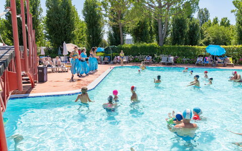 Desenzano 9: Water, Swimming Pool, Sky, Outdoor Recreation, Tree, Leisure, Recreation, Fun, Sports, Leisure Centre