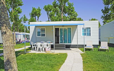 Accommodation:&nbsp;Garda Blue 9.4