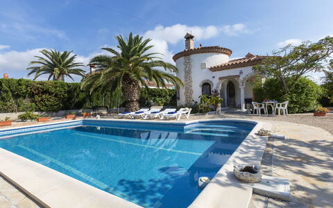 Villa Barcelona: Water, Sky, Cloud, Building, Swimming Pool, Blue, Azure, Outdoor Furniture, Leisure, Plant
