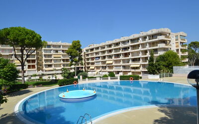 Salou 704: Water, Sky, Building, Property, Swimming Pool, Azure, Tree, Architecture, Body Of Water, Plant