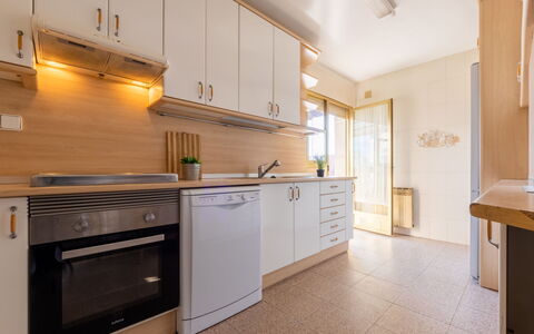 Indasol: Cabinetry, Furniture, Countertop, Property, Building, Kitchen Stove, Kitchen Appliance, Kitchen, Wood, Interior Design
