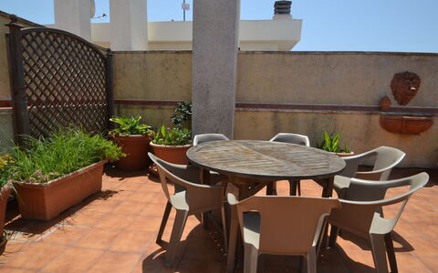 Indasol: Water, Plant, Sky, Building, Swimming Pool, Tree, Azure, Window, Real Estate, Leisure
