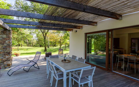 Motto dei Dossi: Table, Furniture, Property, Plant, Shade, Wood, Chair, Interior Design, Tree, Beam