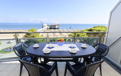 Accommodation:&nbsp;Sunbeach 687.2