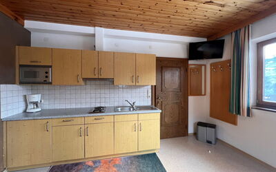 Accommodation:&nbsp;Top 1 105.1
