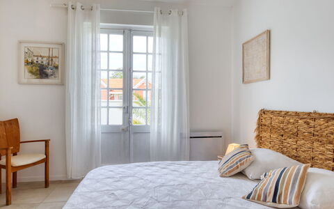 Soulac 628: Furniture, Property, Window, Comfort, Wood, Yellow, Textile, Door, Interior Design, Chair
