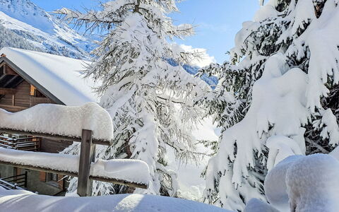 Sernisa Rez: Snow, Winter, Branch, Geological Phenomenon, Freezing, Hill Station, Mountain Range, Slope, Glacial Landform, Frost