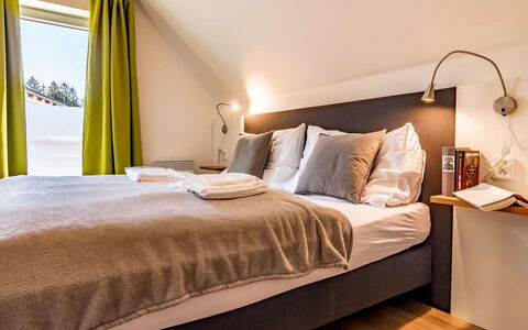 Lakeside Village 38 (+ Sauna): Furniture, Comfort, Azure, Shade, Bed Frame, Wood, Textile, Pillow, Building, Architecture