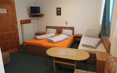Accommodation:&nbsp;Spacious Mountain Base 637.1