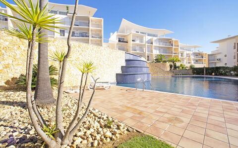 Vista Mar: Sky, Water, Building, Property, Cloud, Window, Azure, Plant, Body Of Water, Architecture