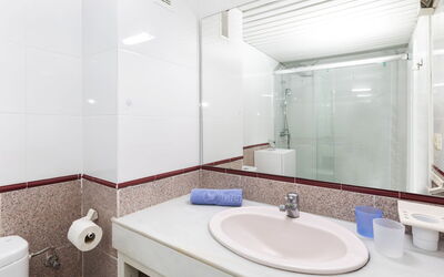 Accommodation:&nbsp;Riviera Park 703.8
