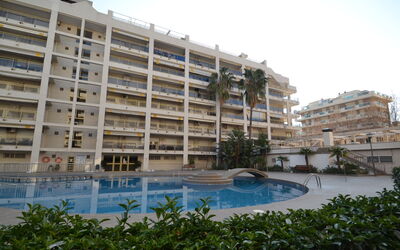 Salou 723: Water, Building, Plant, Sky, Window, Urban Design, Condominium, Tower Block, Leisure, Swimming Pool