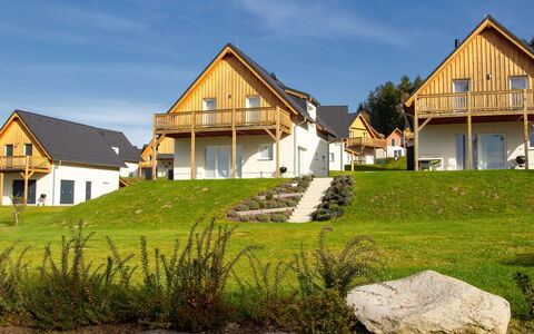 Lakeside Village 23: Sky, Building, Window, Land Lot, Cloud, Urban Design, Tower Block, Residential Area, Grass, Plant