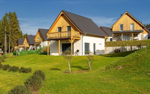 Lakeside Village 23: Sky, Building, Window, Land Lot, Cloud, Urban Design, Tower Block, Residential Area, Grass, Plant