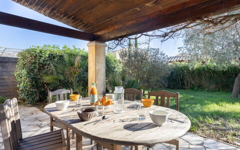 Maison Cléo: Water, Cloud, Sky, Plant, Blue, Natural Landscape, Azure, Coastal And Oceanic Landforms, Vegetation, Beach