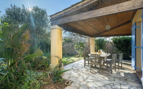 Maison Cléo: Water, Cloud, Sky, Plant, Blue, Natural Landscape, Azure, Coastal And Oceanic Landforms, Vegetation, Beach