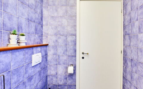 Accommodation:&nbsp;703 16.2