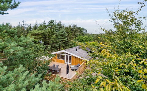 Roir - 250M from the Sea: House, Cottage, Roof, Garden Buildings, Shade, Shed, Backyard, Outdoor Furniture, Yard, Lawn