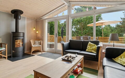 Roir - 250M from the Sea: Furniture, Flooring, Interior Design, Wood, Floor, Couch, Ceiling, Living Room, Chair, Room