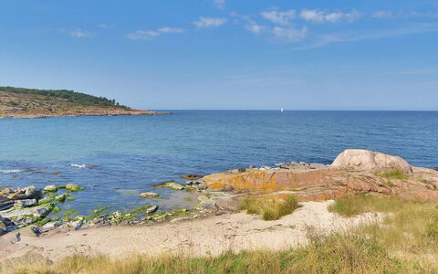 Thyrne - 500M from the Sea: Blue, Water, Body Of Water, Coast, Water Resources, Rock, Coastal And Oceanic Landforms, Sea, Horizon, Summer