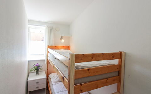 Thyrne - 500M from the Sea: Wall, Wood, Interior Design, Flooring, Floor, Bedroom, Furniture, Ceiling, Bed, Room