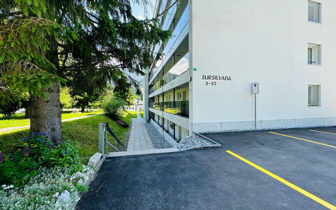 Nr.05 Haus Sursilvana: Apartment, Condominium, Concrete, Headquarters, Balcony, Corporate Headquarters