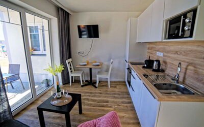 Accommodation:&nbsp;Lakeside Village 13 11.3