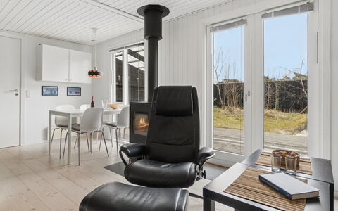 Talvikki - 250M from the Sea: Wood, Furniture, Apartment, Room, Ceiling, Wood Stain, Chair, Hardwood, Varnish, Lumber