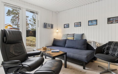 Talvikki - 250M from the Sea: Wood, Furniture, Apartment, Room, Ceiling, Wood Stain, Chair, Hardwood, Varnish, Lumber