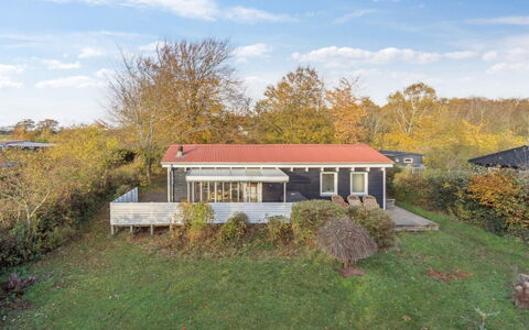 Anni - 250M from the Sea: Wood, Roof, Architecture, Home, House, Cottage, Siding, Hardwood, Slope, Estate