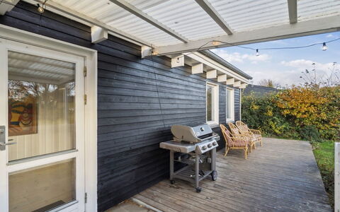 Anni - 250M from the Sea: Wood, Roof, Architecture, Home, House, Cottage, Siding, Hardwood, Slope, Estate