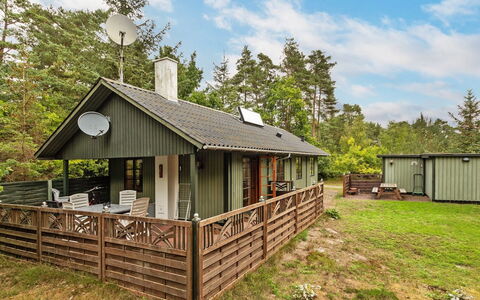 Milrid - 800M from the Sea: Wood, House, Cottage, Home, Roof, Rural Area, Siding, Log Cabin, Garden Buildings, Hardwood