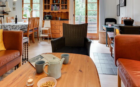 Milrid - 800M from the Sea: Wood, House, Cottage, Home, Roof, Rural Area, Siding, Log Cabin, Garden Buildings, Hardwood