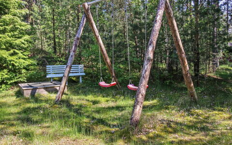 Eeske - 800M from the Sea: Wood, Furniture, Apartment, Room, Ceiling, Wood Stain, Chair, Hardwood, Varnish, Lumber
