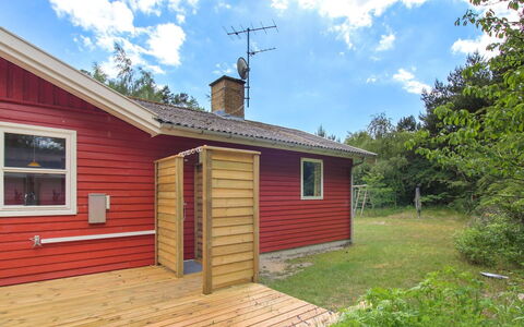 Majken - 300M from the Sea: Wood, Furniture, Apartment, Room, Ceiling, Wood Stain, Chair, Hardwood, Varnish, Lumber