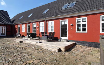 Karoline - 6Km from the Sea