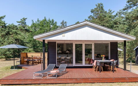 Gottfrieda - 300M from the Sea: Wood, House, Cottage, Home, Roof, Rural Area, Siding, Log Cabin, Garden Buildings, Hardwood