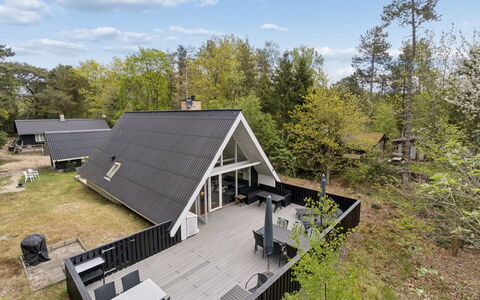 Lillesol - 400M from the Sea: Wood, Roof, Architecture, Home, House, Cottage, Siding, Hardwood, Slope, Estate