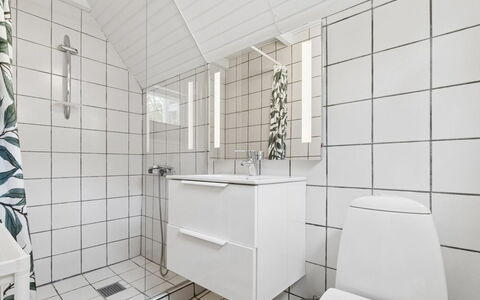 Lillesol - 400M from the Sea: Flooring, Plumbing Fixture, Floor, Interior Design, Bathroom, Tile, Sink, Plumbing, Tap, Toilet