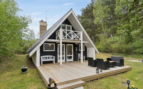 Lillesol - 400M from the Sea: Wood, Home, Cottage, Hardwood, Plank, Porch, Log Cabin, Stairs, Siding, Garden Buildings