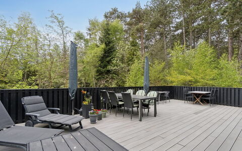 Lillesol - 400M from the Sea: Wood, Wood Flooring, Outdoor Furniture, Deck, Hardwood, Plank, Shade, Outdoor Table, Porch, Chair