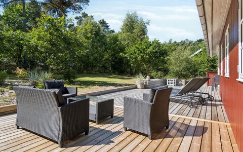 Malou - 350M from the Sea: Wood, Outdoor Furniture, Furniture, Porch, Wood Flooring, Deck, Hardwood, Chair, Garden, Wood Stain