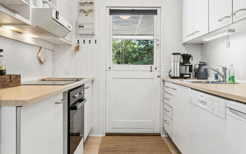Malou - 350M from the Sea: Kitchen Appliance, Kitchen, Major Appliance, Countertop, Flooring, Wood, Interior Design, Cabinetry, Floor, Home Appliance