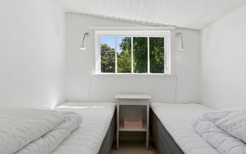 Kerstin - 100M from the Sea: Wall, Ceiling, Interior Design, Floor, Flooring, Bedroom, Bed, Room, Bedding
