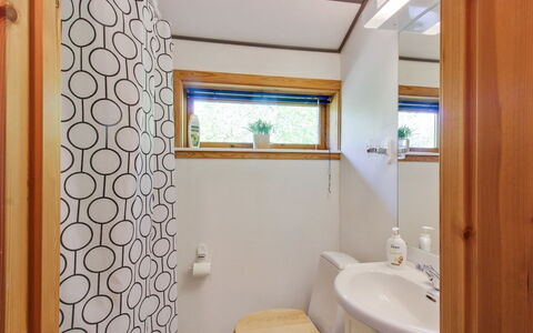 Elsamaria - 400M from the Sea: Interior Design, Plumbing Fixture, Wood, Bathroom, Bathroom Sink, Flooring, Tap, Plumbing, Floor, Room