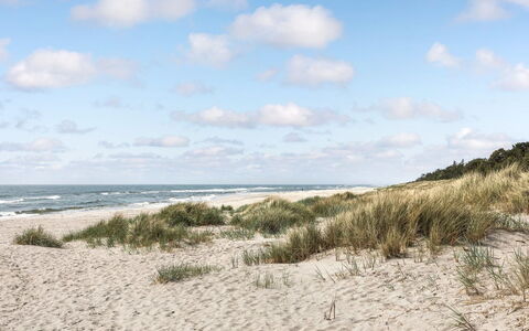 Tume - 200M from the Sea: Sky, Blue, Natural Environment, Beach, Coast, Horizon, Cloud, Coastal And Oceanic Landforms, Sea, Shore